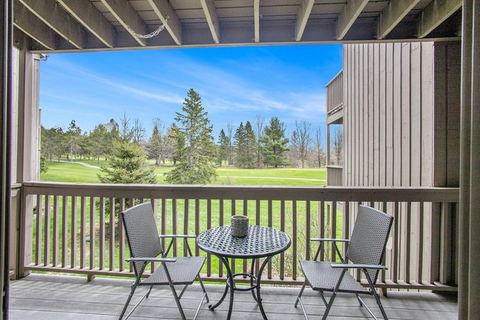 Stay and Play at Fore Seasons!