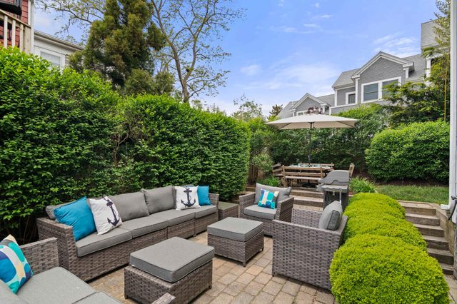 Private Garden, Central AC, Dog Friendly!