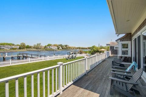 Waterfront, Walk to Beach!