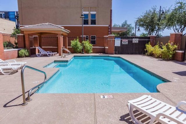 Downtown Tempe Escape, Comm. Pool, Walk to ASU