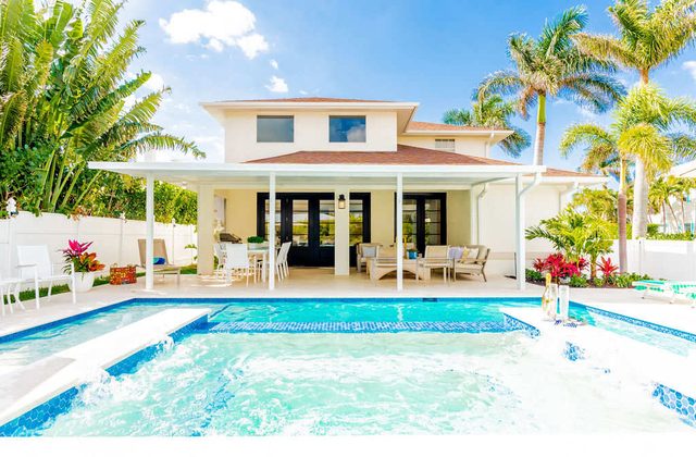 10082 Paradise Palms Retreat