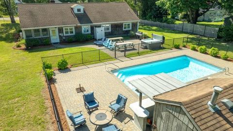 Sleeps 14 Home w/ Pool Great for Families!