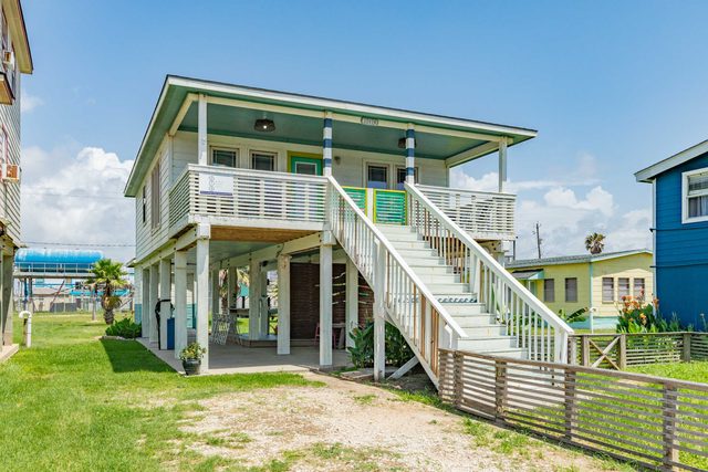 Surf & Turf - Laid Back Slice of Island Life