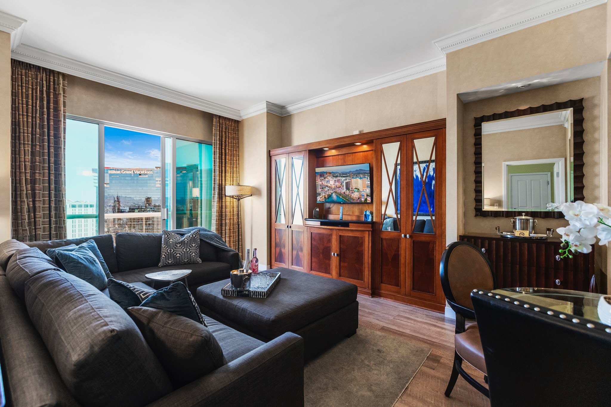 Penthouse Strip Views ✨ 2BDR + Balcony + Free Valet