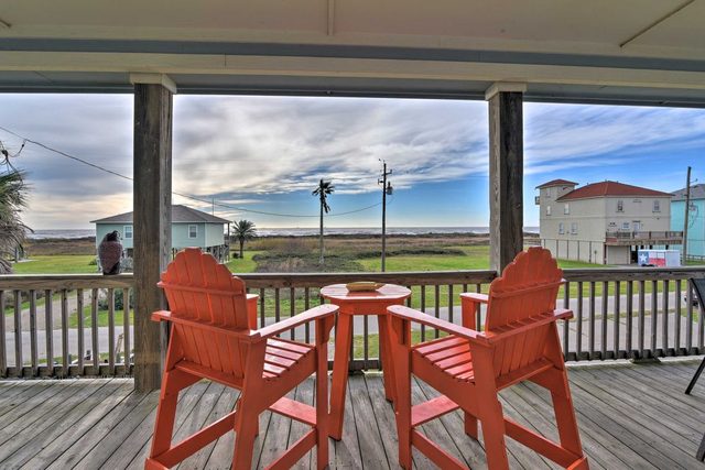 Blue Crab – Ocean-View Escape, Sleeps 10, 4BR/4BA, Steps from the Beach — Crystal Beach, TX