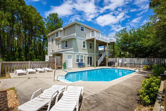 4min to Beach w Pool, GameRoom & Brand New Hot Tub