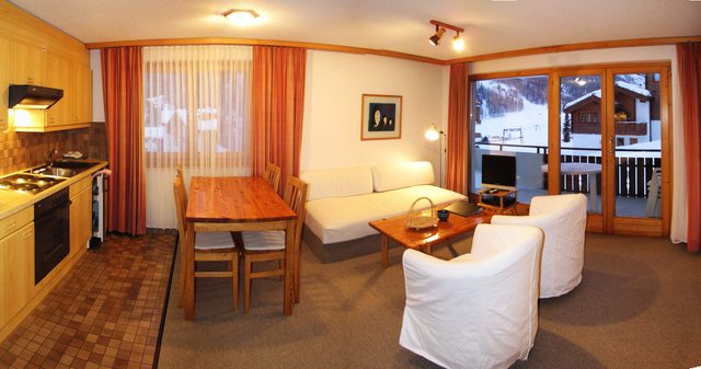 Hirsch 22: Cosy ski-in/out flat right on the slope
