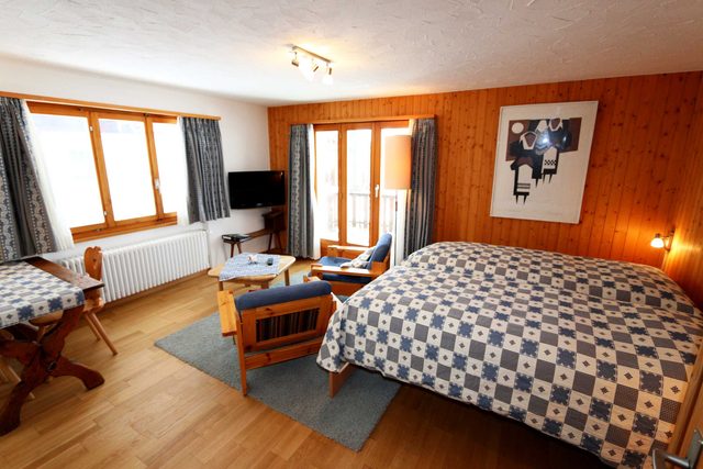 Studio La Sapinière – Comfortable Studio in a Calm Location — Saas-Fee, Valais