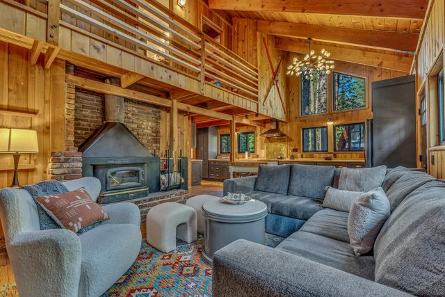 Laid-Back Tahoe Stay | Near to Lake & EV Charger!
