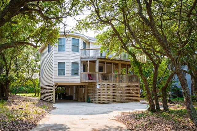 Secluded Oceanside Retreat, Short Walk to Beach!