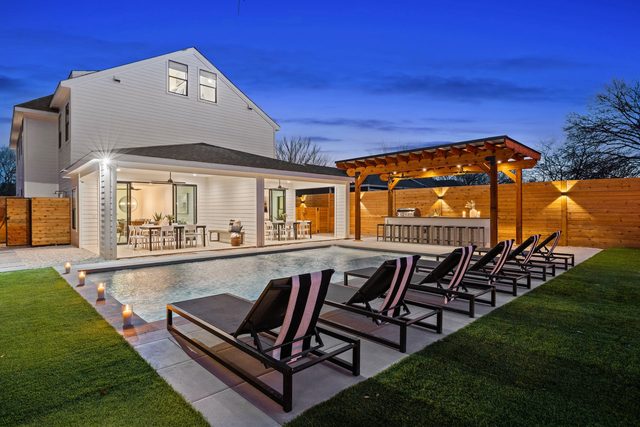 East Austin 7BR | Shared Pool, Fire Pit & Yard