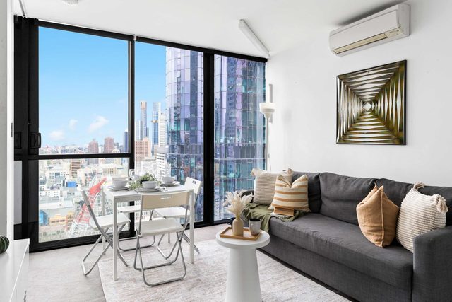 A Cozy 2BR Apt, Walk to CBD, Free Parking