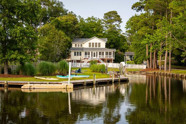 New Listing! Pool&Spa, GameRm, Water Views! — Southern Shores, NC