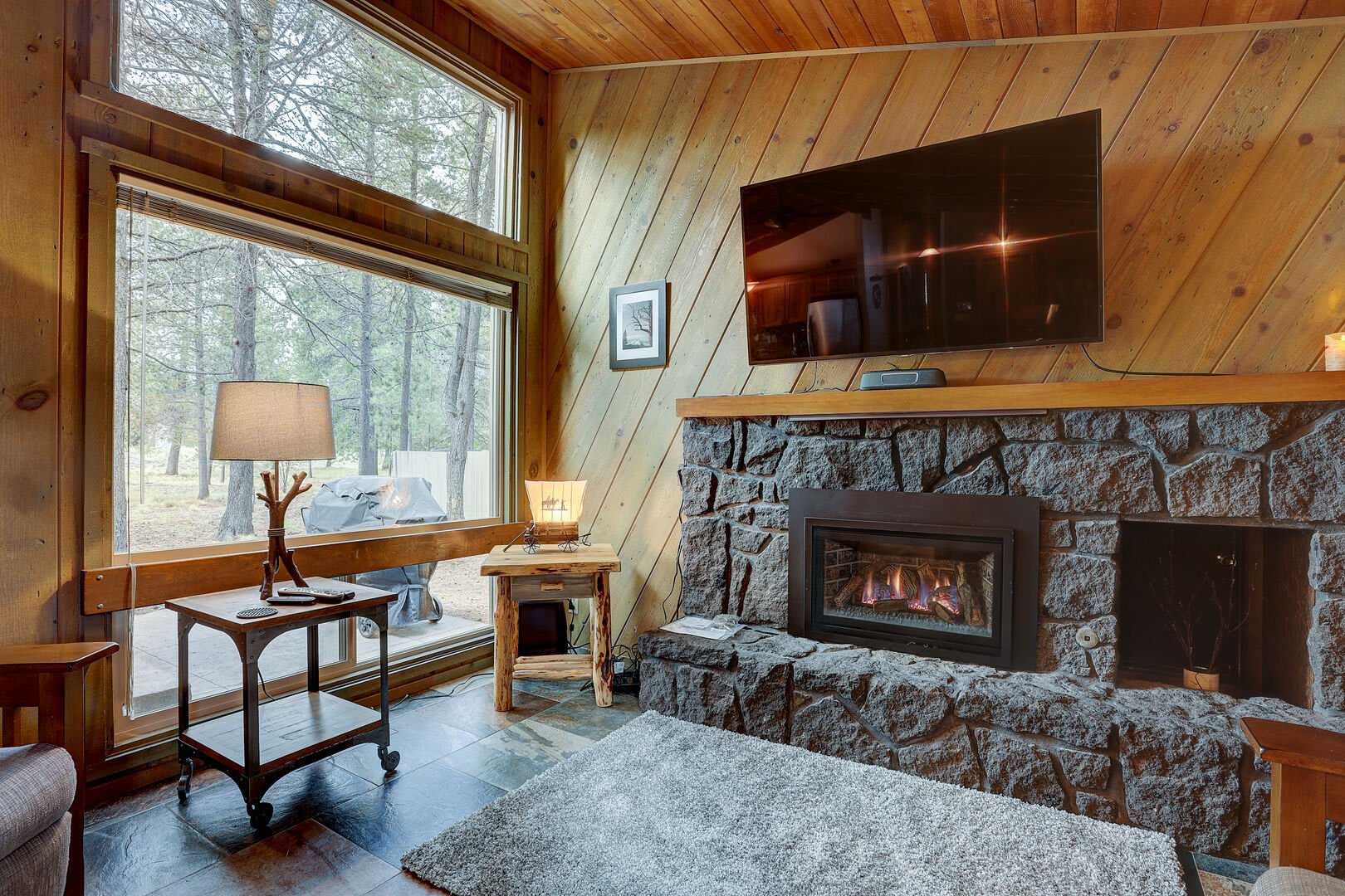 Sunriver Modern Lodge – Hot Tub & Bikes Included