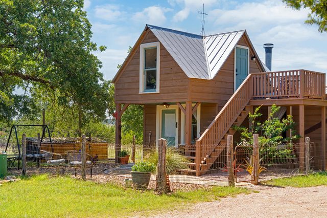 Dream Catcher, Hot tub, Pet stay Free, Fire pit!
