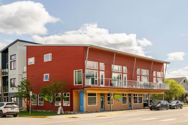 NN - The Flame - Downtown 1-Bed 2-Bath