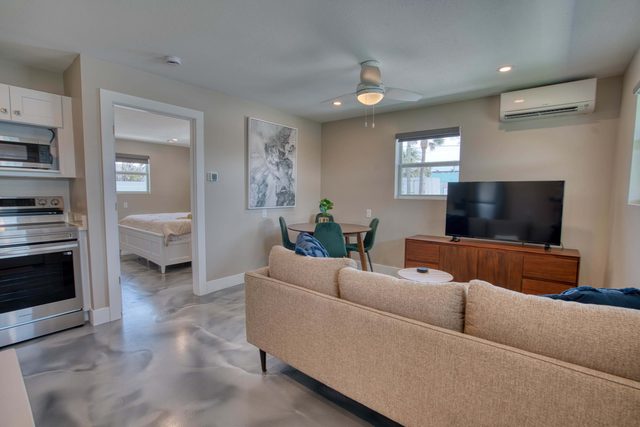 Mango Street Inn Suite 1 — Fort Myers Beach, FL