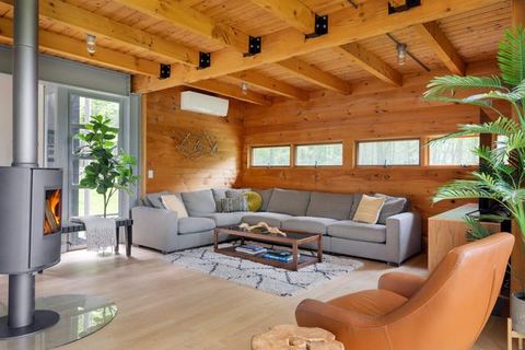 Epic architectural masterpiece views & hot tub — Accord, NY