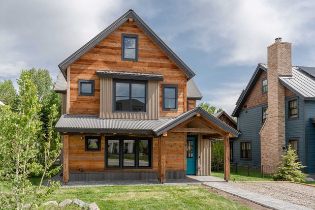 Teocalli Art House, new, hot tub, walk everywhere!