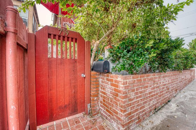 Cute Home Steps from the Sand — San Diego, CA