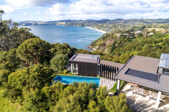 Aumoana - Pool, Spa & Sea Views of Onetangi