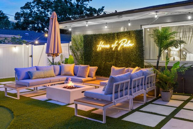 Private Pool|Movie Theater|Putting|Playground