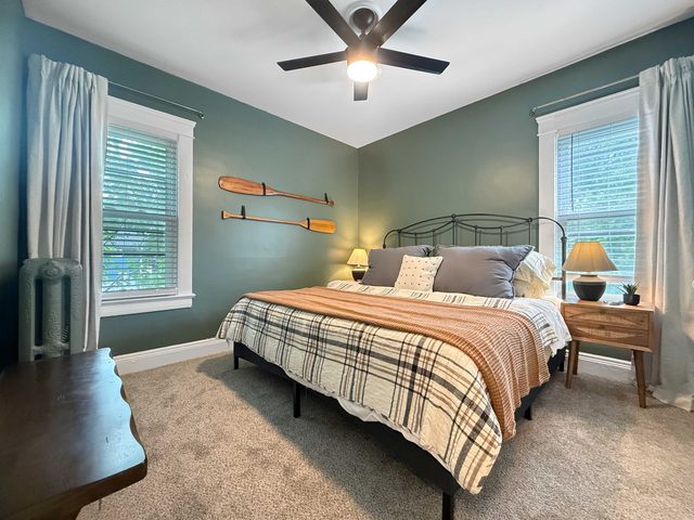 Chic Lakeside Retreat , Steps from the Beach!