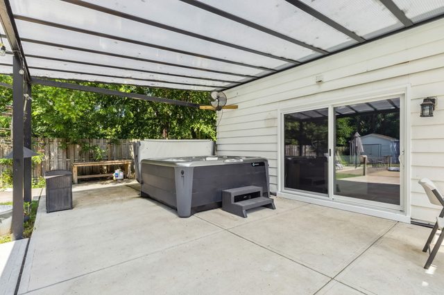 Family-Friendly 3BR Retreat with Pool, Hot Tub & Spacious Yard