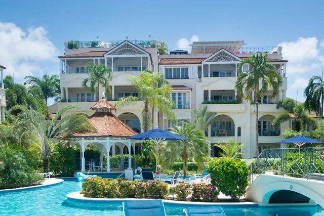 Schooner Bay 205