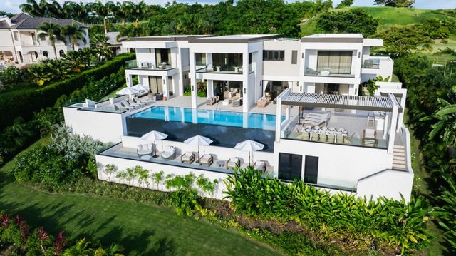 Above the Clouds - 4 bedroom