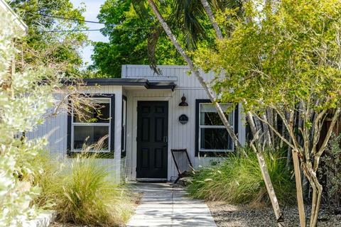 Spanish Tiny Home – Near Beach, Las Olas & Airport — Fort Lauderdale, FL