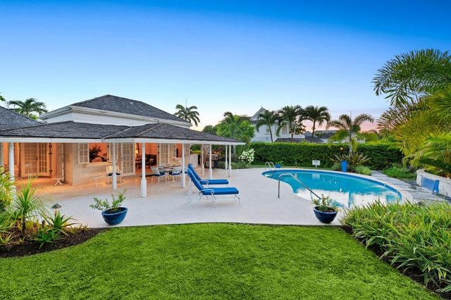Coconut Grove 8 | West Mount
