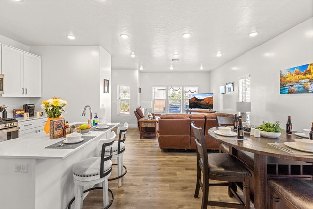 Snow Canyon Escape in St George with Community Pool and Hot Tub — St. George, UT