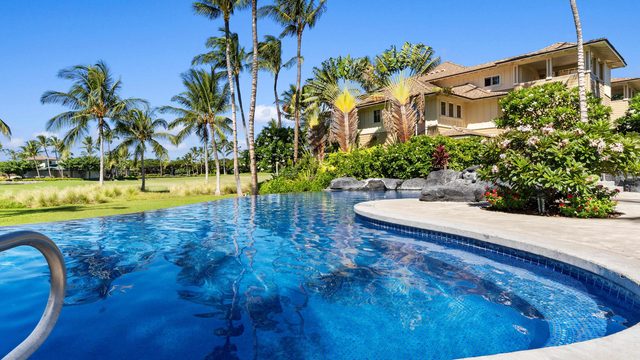 Beachfront Waikoloa Condo: Pool & Family Fun!