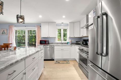Charming Getaway with Hot Tub, Dog Friendly!