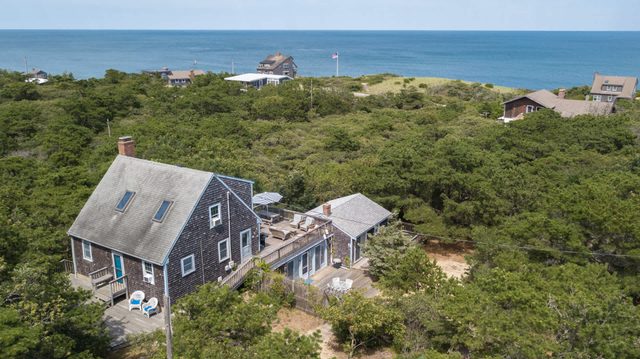Walk to Lecount Hollow Beach, Dog Friendly!