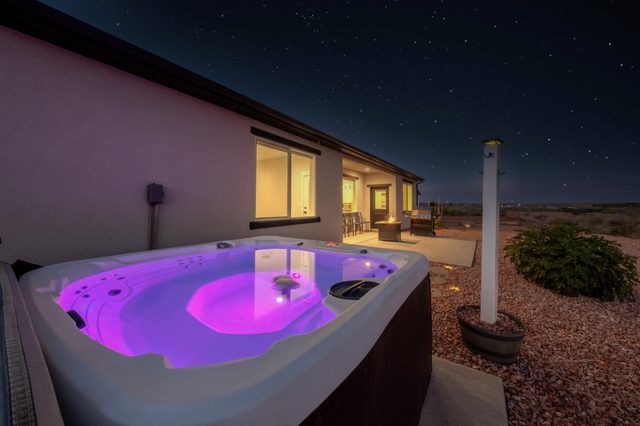 Modern Zion Retreat | Hot Tub & Red Rock Views