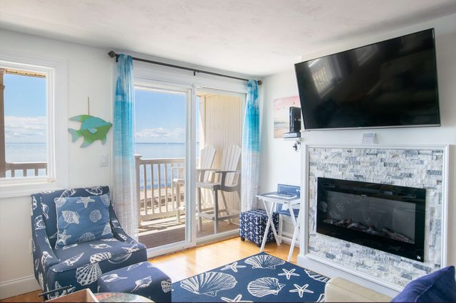 Beachfront with Stunning Views!