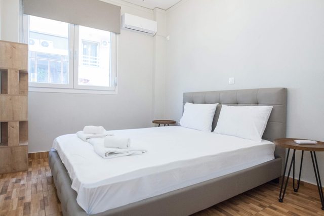 Modern Stylish 2 Bd Apt in the Heart of Acropolis