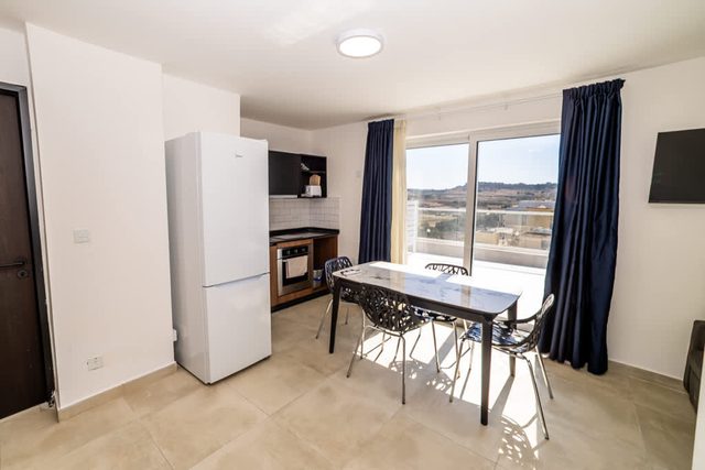 Bright Penthouse with Private Terrace by HostMT — San Pawl il-Baħar, Saint Paul’s Bay