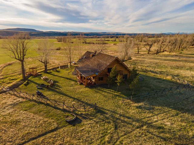 Little Bear Lodge - Spectacular Views & Wildlife