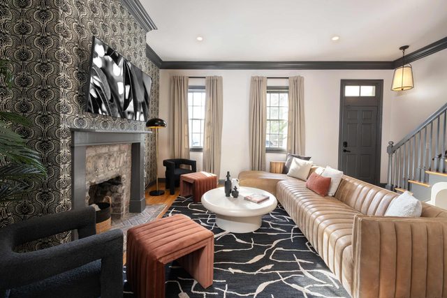 home Combo Near Forsyth Park, Parking