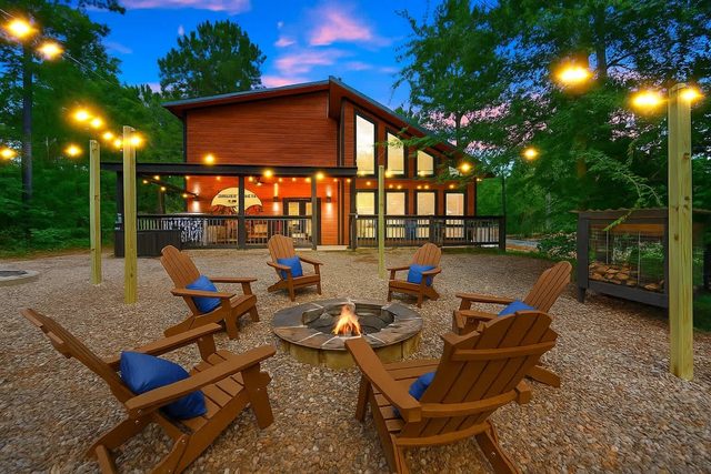 Sleeps 6~Sauna~Hot Tub~Putt Putt~Dogs Welcome