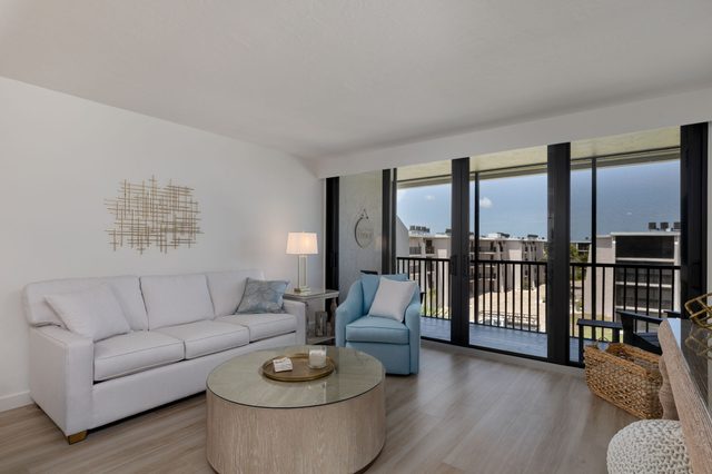 Sundial F403 | Beach Bliss | Modern Coastal Escape