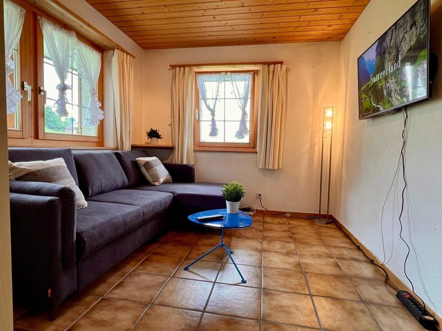 Charming apartment in a chalet house — Brienz, Bern