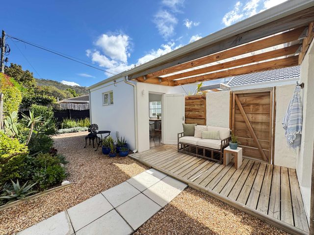 The Sanctuary Nook | 7 min walk to Robberg beach — Plettenberg Bay, Western Cape