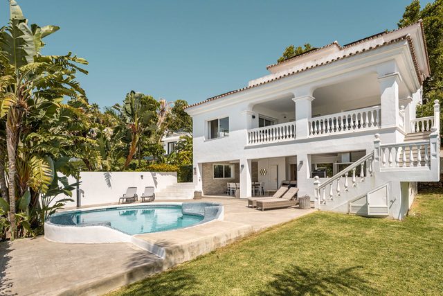 Villa Alva | Luxe Heated Pool Cinema Sunset Views