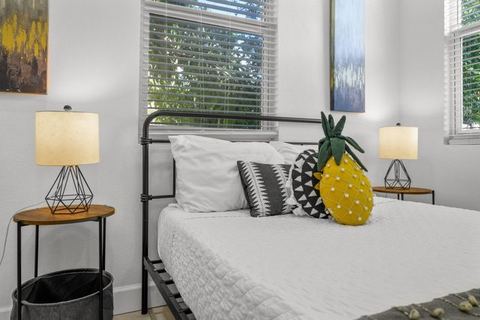 Pineapple Paradise #3 • 13 min to Beach • Fire Pit