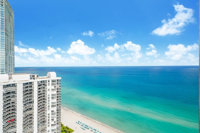 A Breathtaking Oceanview - High Rise Luxury Condo! — Sunny Isles Beach, FL