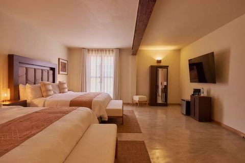 Elegant Double King Room in Oaxaca's Historic Center — Oaxaca de Juárez, Oaxaca
